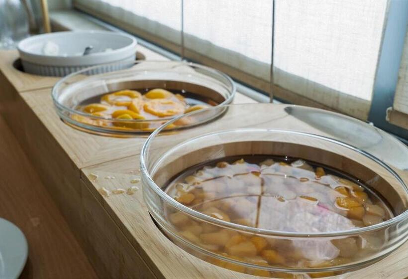 Номер Стандарт, Four Seasons