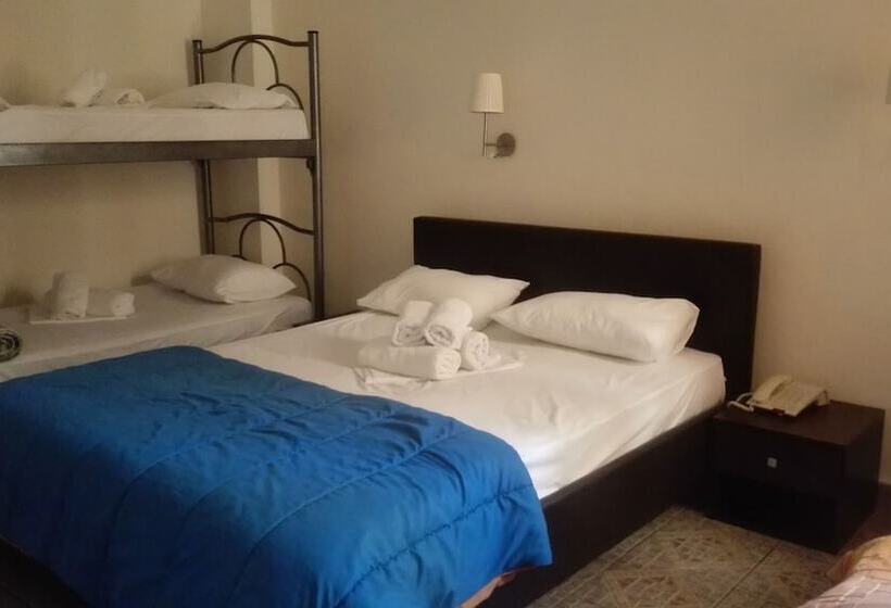 غرفة عائلية, Ionion