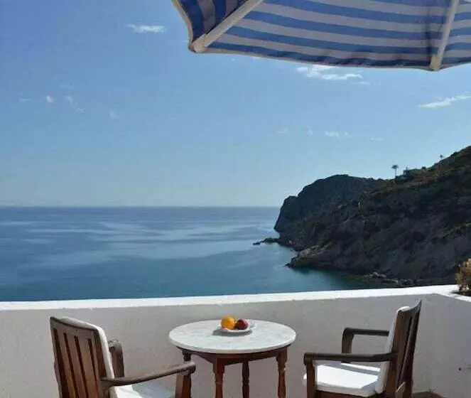 اتاق سوپریور با چشم‌انداز دریا, Istron Bay