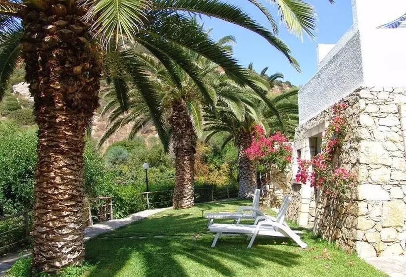 بانگلوی استاندارد با چشم‌انداز دریا, Istron Bay