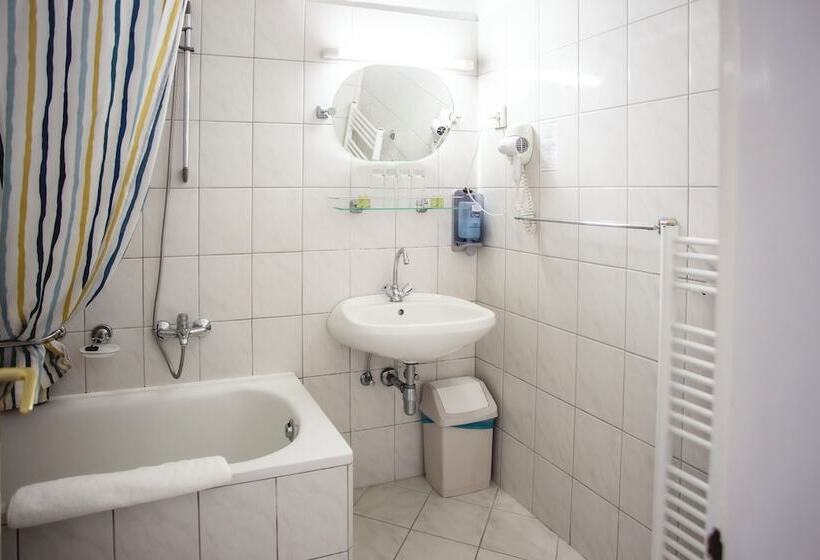 Номер Стандарт, Kapos