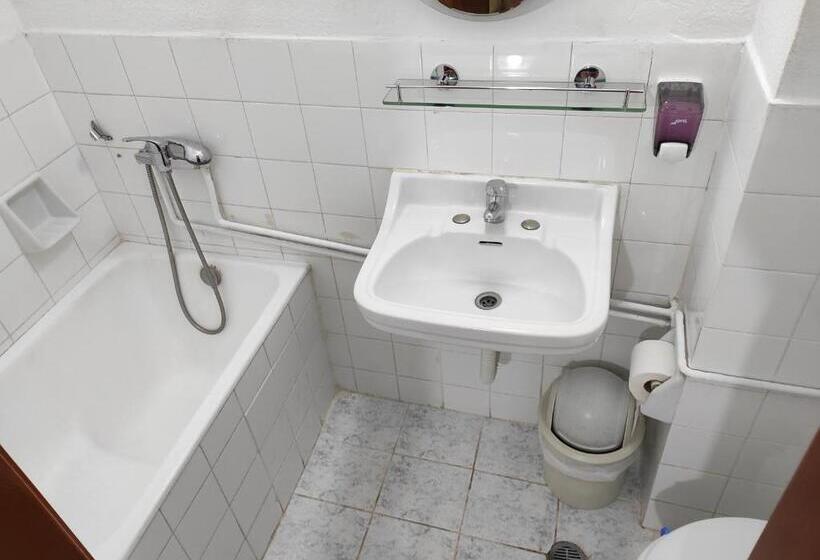 חדר אקונומי, Lido