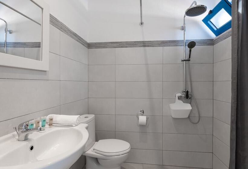 高级大房间, Nathalie