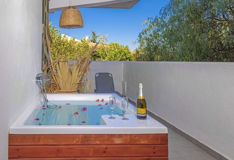 高级大房间, Nathalie