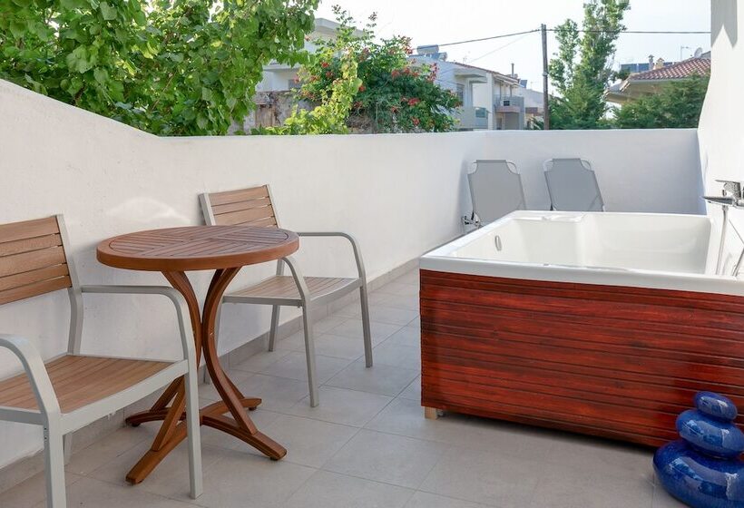 高级大房间, Nathalie