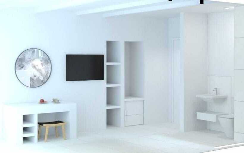 豪华三人间, Nathalie