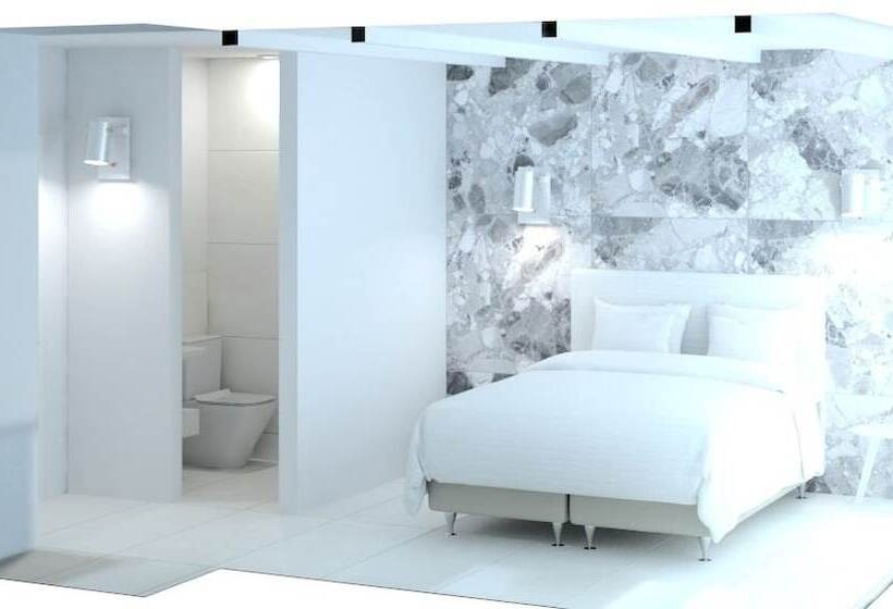 豪华三人间, Nathalie