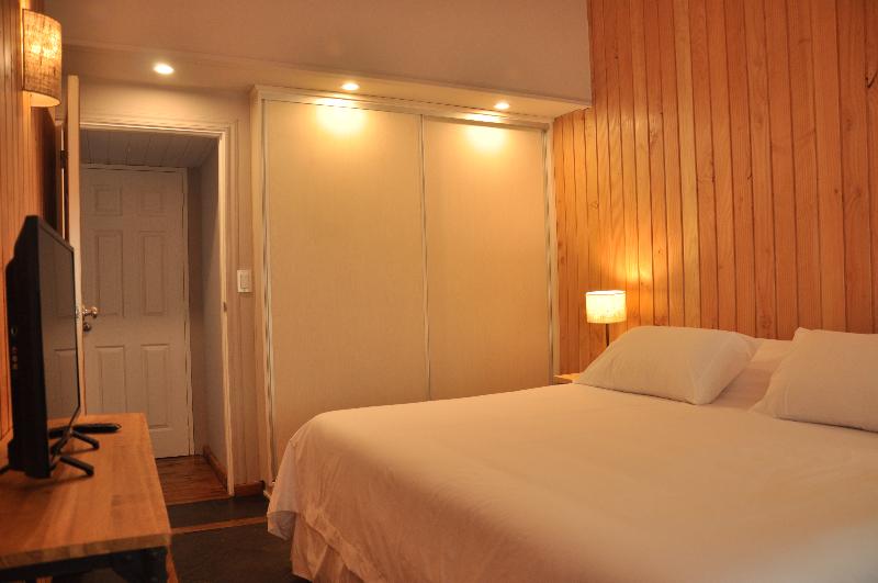 غرفة قياسية مزوَّدة بجاكوزي, Nathalie