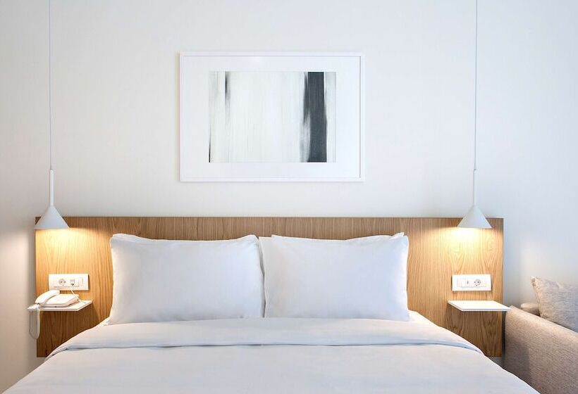 غرفة قياسية مطلّة علي حمام السباحة, Radisson Resort Plaza Skiathos