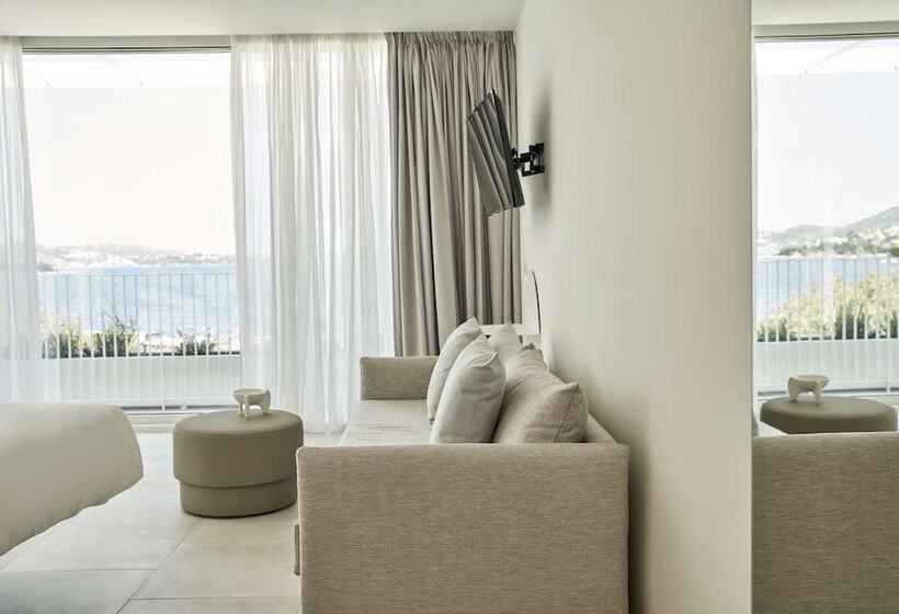 جناح مطلّ علي البحر مزود بجاكوزى, Radisson Resort Plaza Skiathos