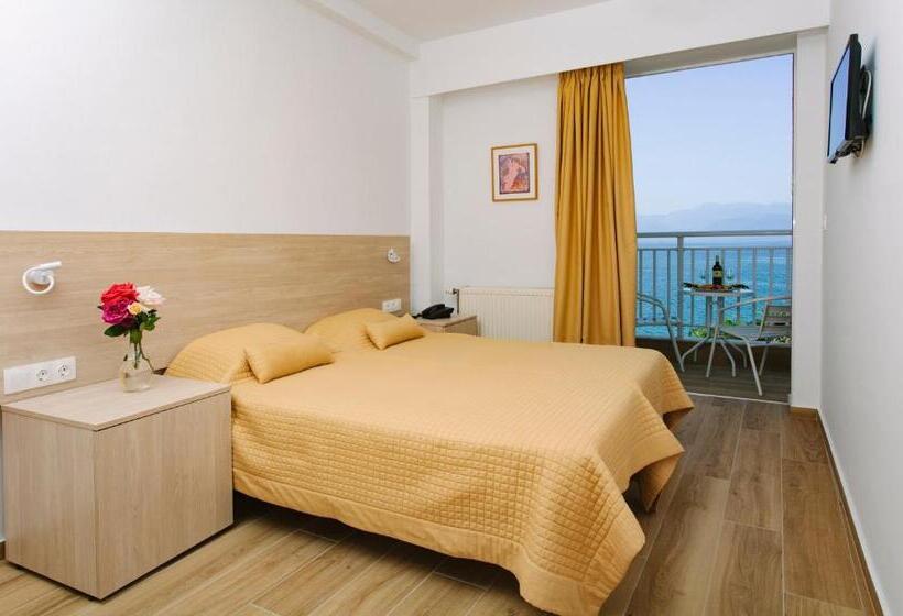 חדר דלוקס נוף לים, Sissy