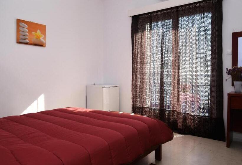 Triple Room Sea View, Solon