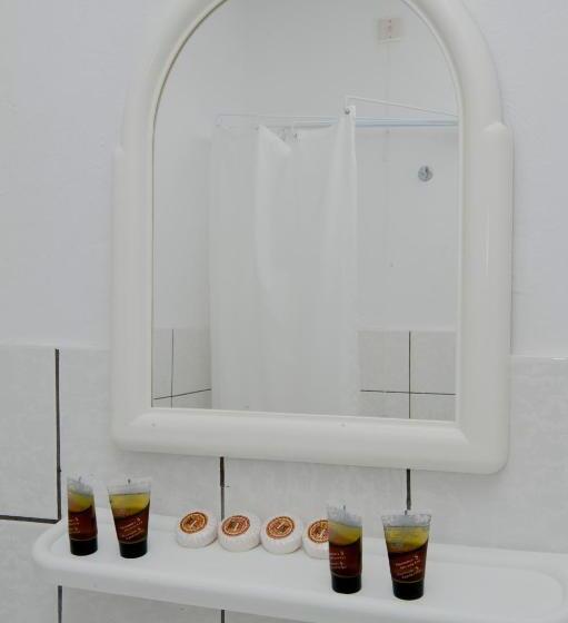 四人标准间, Solon