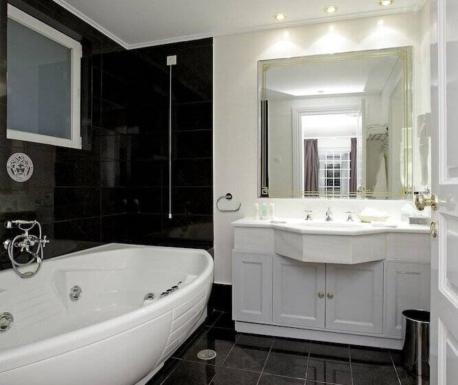 סוויטה אקזקיוטיב, Theoxenia Palace