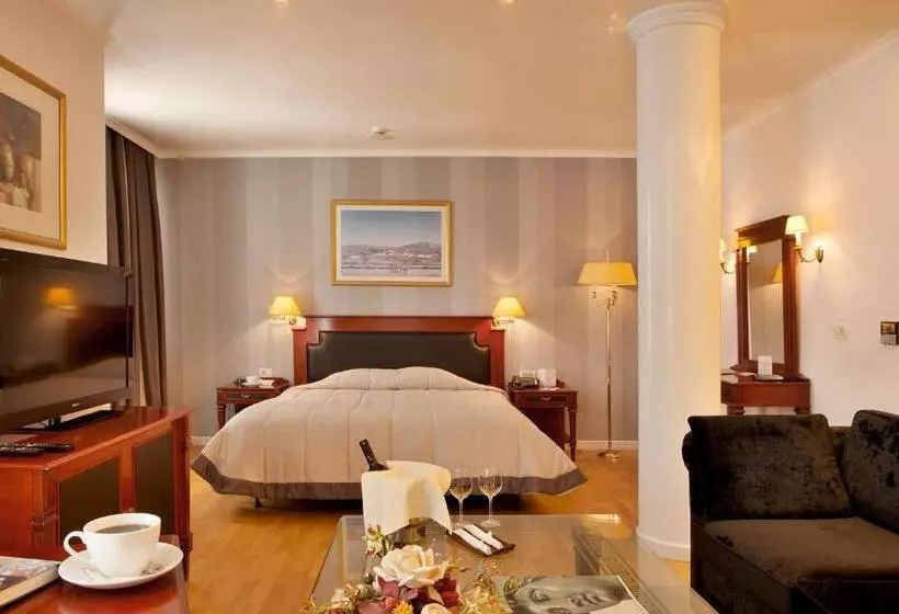 ジュニアスイート, Theoxenia Palace