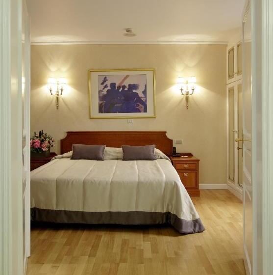 סוויטה אקזקיוטיב, Theoxenia Palace