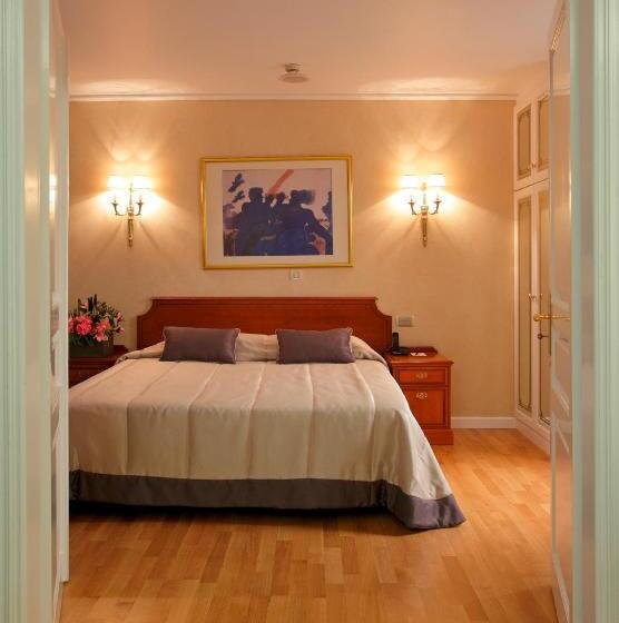 סוויטה אקזקיוטיב, Theoxenia Palace