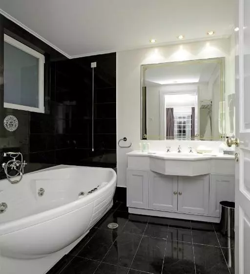 エクゼクティブスイート, Theoxenia Palace