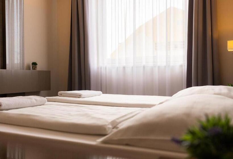 Standard Yhden Hengen Huone, Dabas