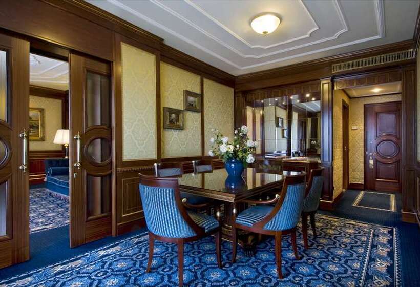 프레지덴셜 스위트, Grand Hotel Dino