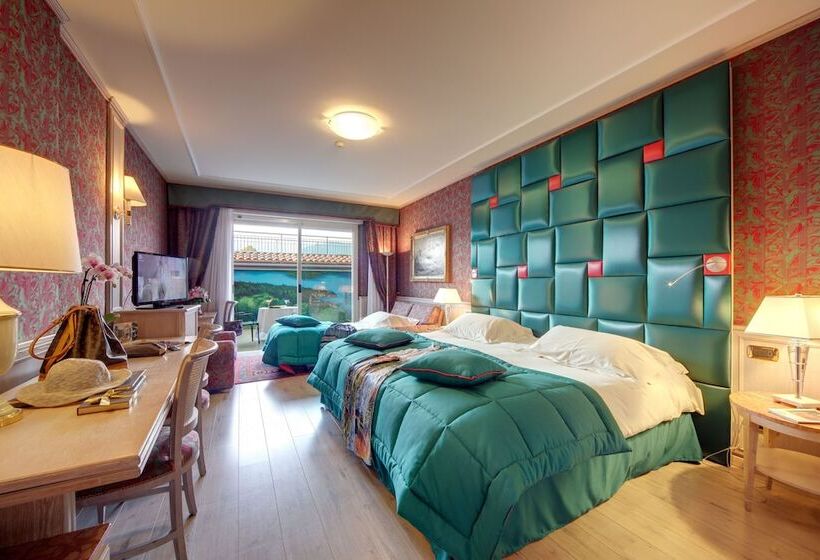 이코노미 트리플 룸, Grand Hotel Dino