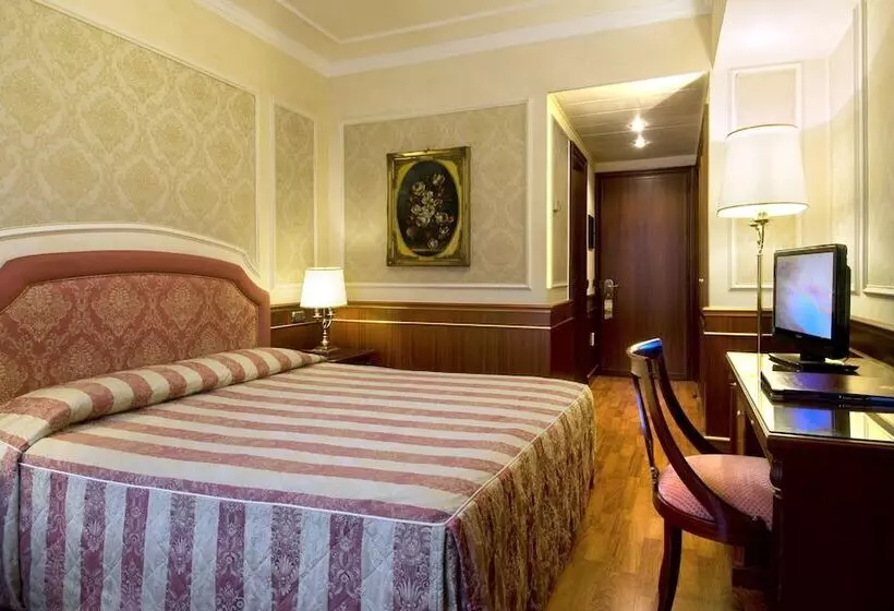 Deluxe-huone, Grand Hotel Dino