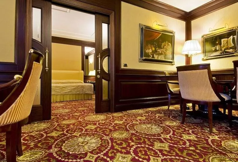 シニアスイート, Grand Hotel Dino