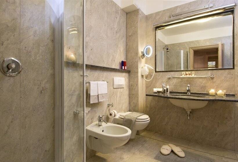 اتاق استاندارد چهار تخته, Grand Hotel Dino