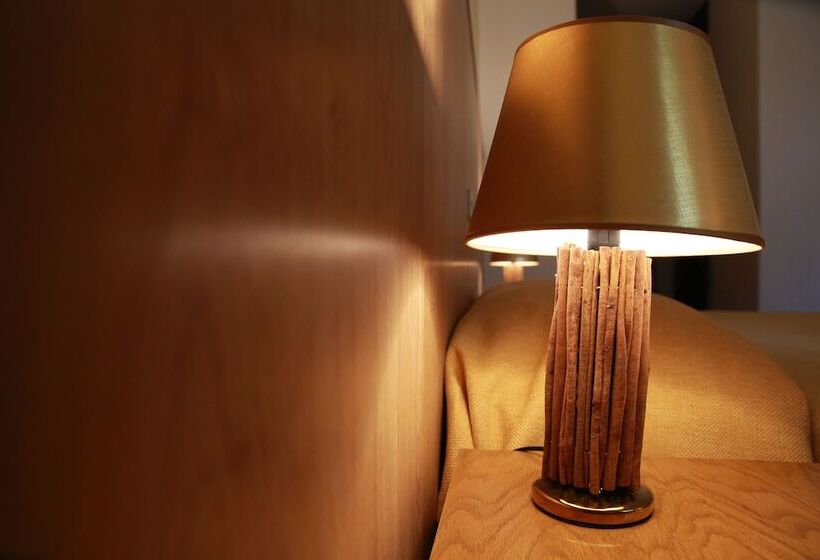 スタンダード4人部屋, Al Posta