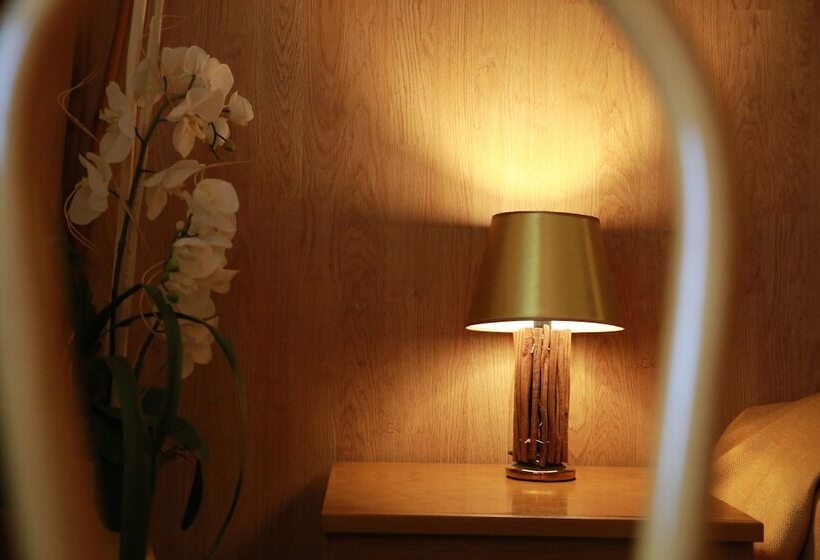 四人标准间, Al Posta