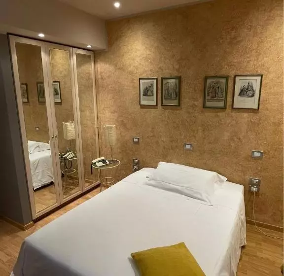Comfort Yhden Hengen Huone, Albergo Trieste