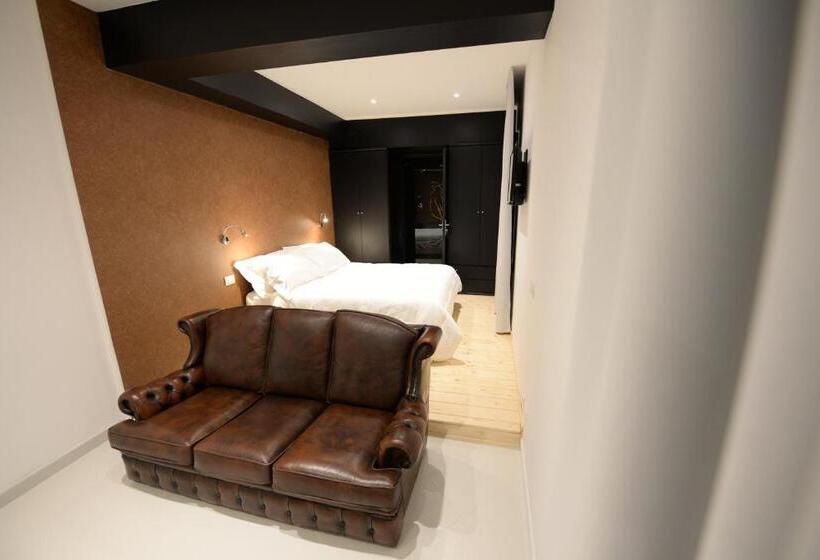 高级大房间, Albergo Trieste