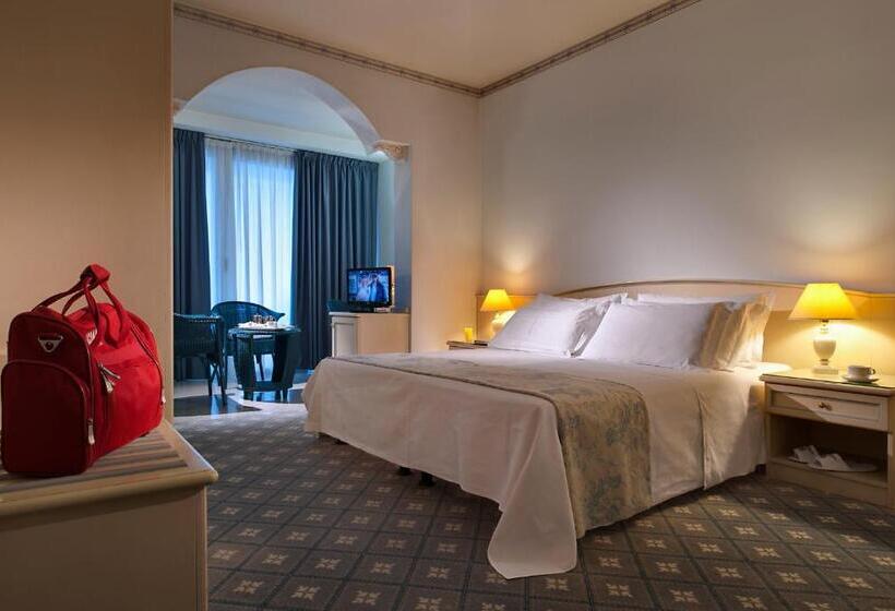 غرفة عائلية, Ariston Molino Buja