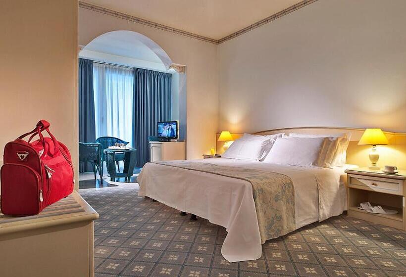 غرفة عائلية, Ariston Molino Buja