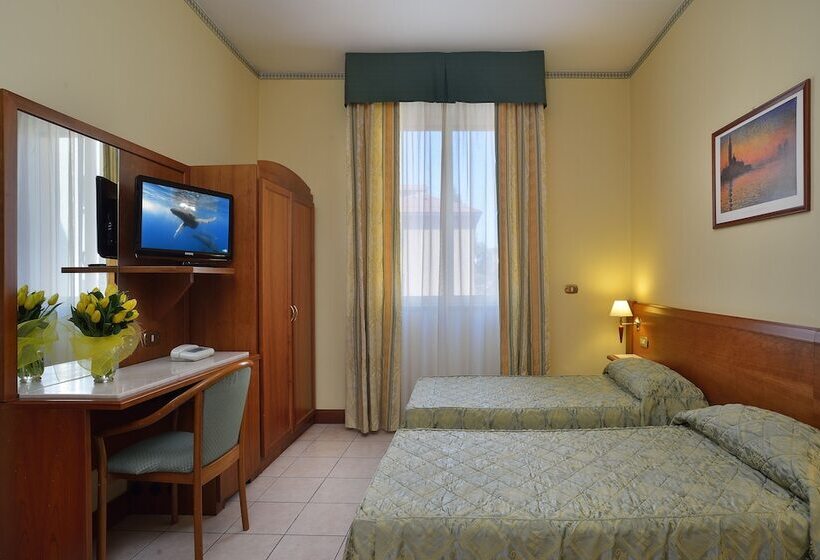 اتاق کلاسیک یک تخته, Astor