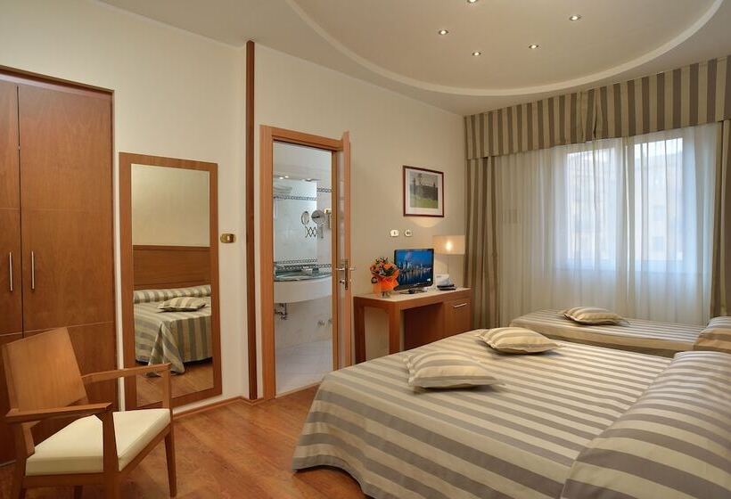 اتاق کلاسیک, Astor