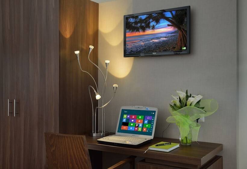 اتاق کلاسیک سه تخته, Astor