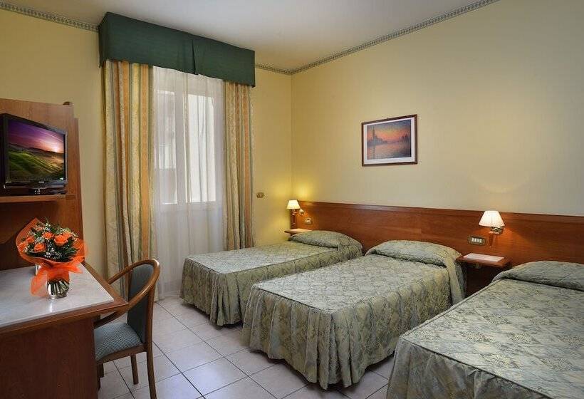 اتاق کلاسیک سه تخته, Astor