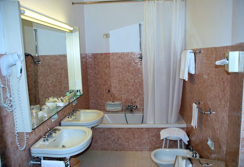 标准单人间, De La Poste