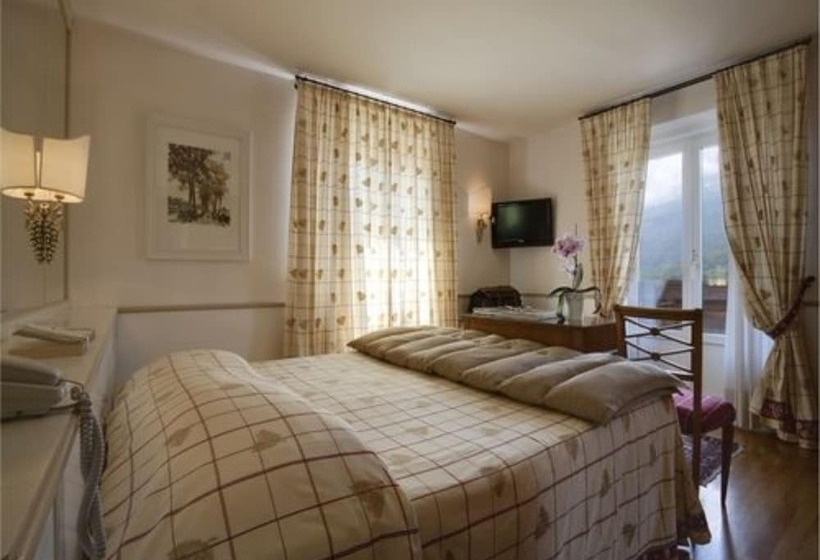 高级大房间, De La Poste