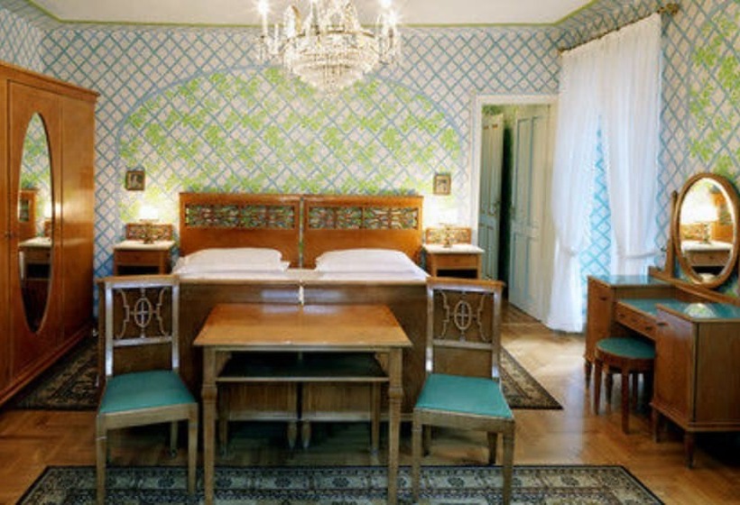 高级大房间, De La Poste