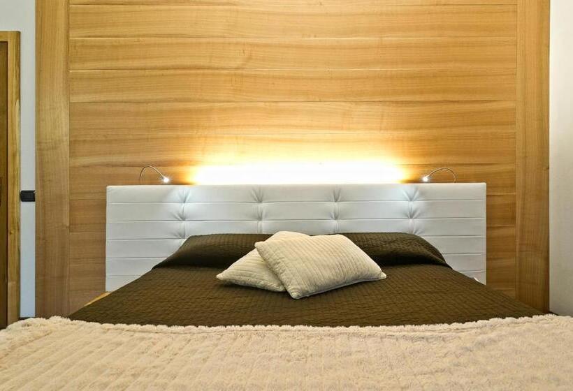 חדר דלוקס לארבעה, Ferrovia