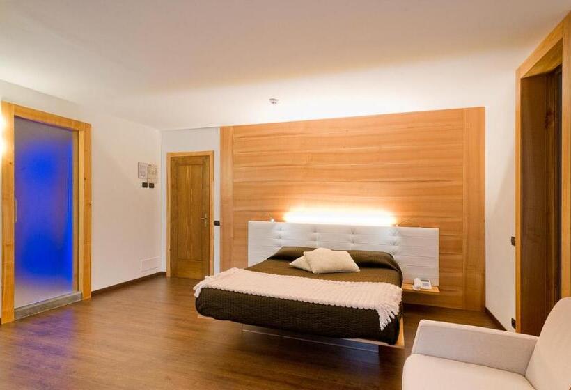 חדר דלוקס לארבעה, Ferrovia