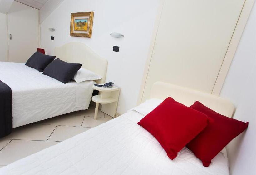 דירת חדר, Flora