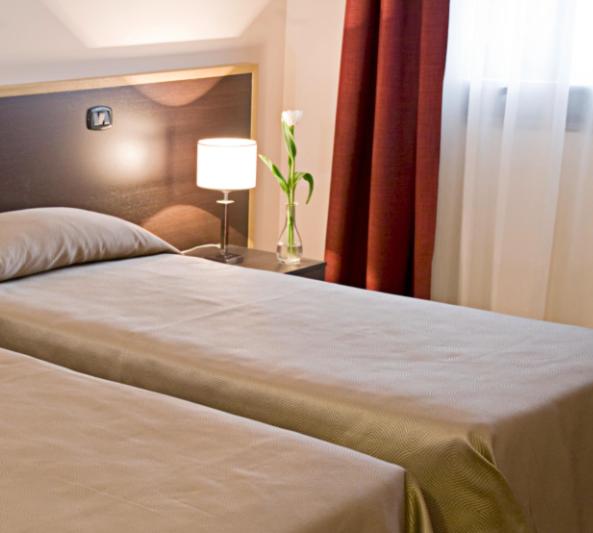 غرفة قياسية, Forum Palace