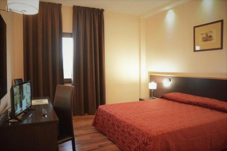 غرفة إقتصادية, Forum Palace