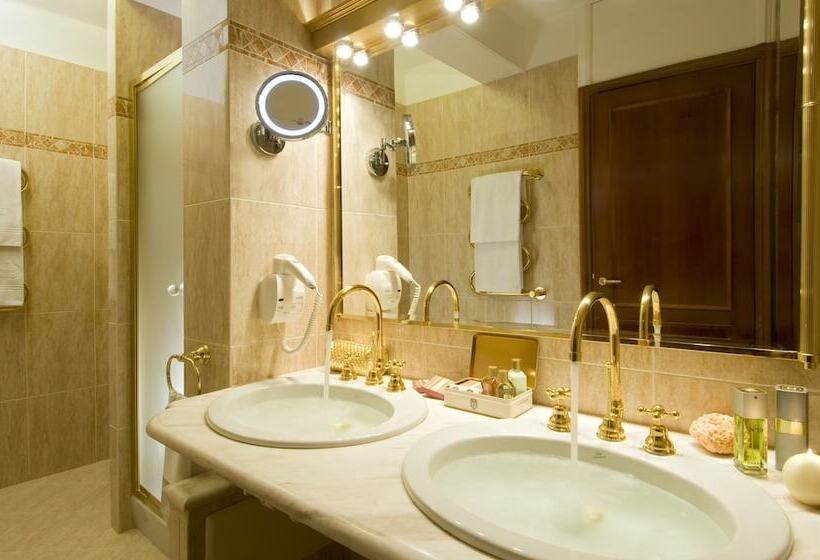 주니어 스위트 호수 전망, Grand Hotel Dino