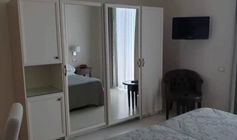 غرفة قياسية فردية, Grand Hotel Mediterranee