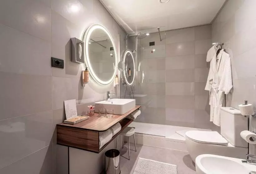 اتاق لوکس با بالکن, Mercure Bologna Centro