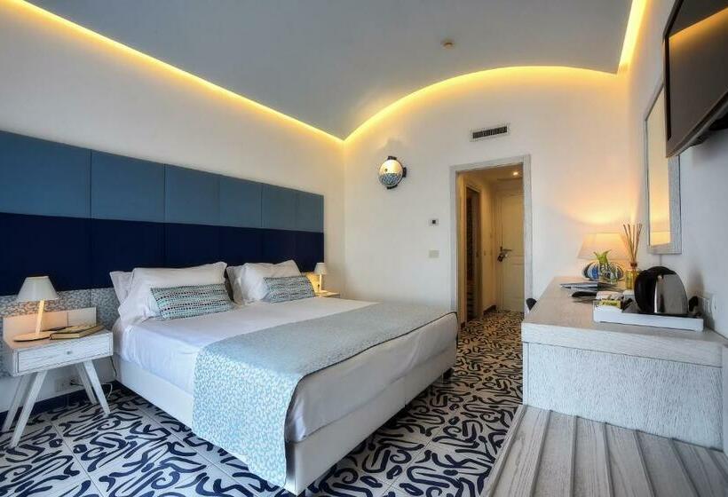 オーシャンビュースーペリアールーム, Miramalfi